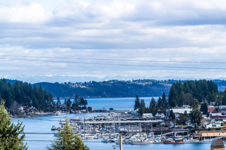 Gig Harbor waterfront with mountain views, a local photographer's guide to Gig Harbor photo locations