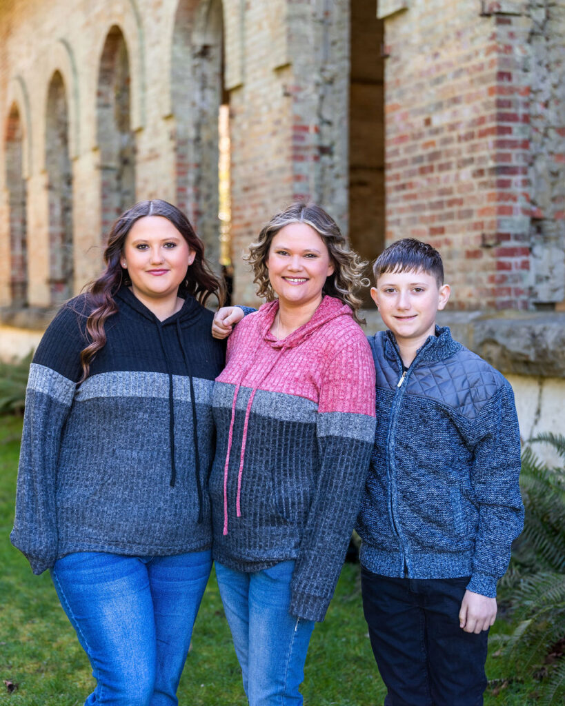 MOTHER AND TWO CHILDREN AT MANCHESTER STATE PARK