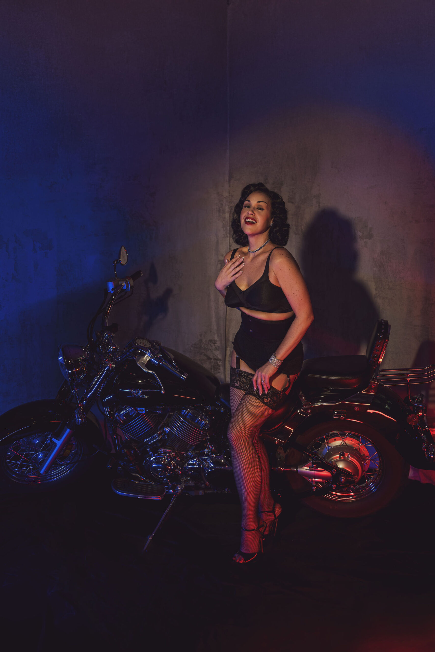 Vintage pin up style boudoir portrait, what to wear to a Tacoma boudoir session