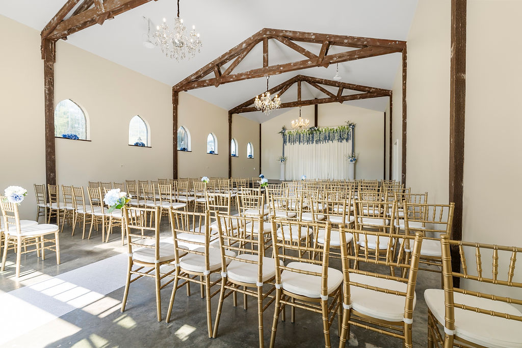 Wedding florals in a garden venue near Tacoma Washington