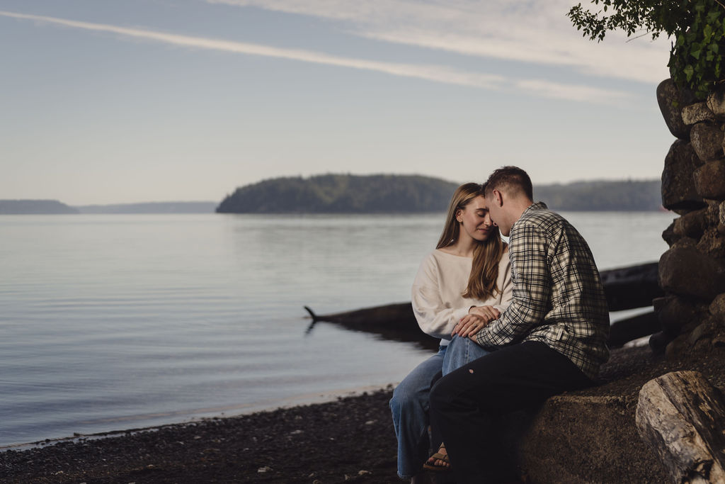 Golden hour engagement photos at Scenic Beach State Park in Kitsap County